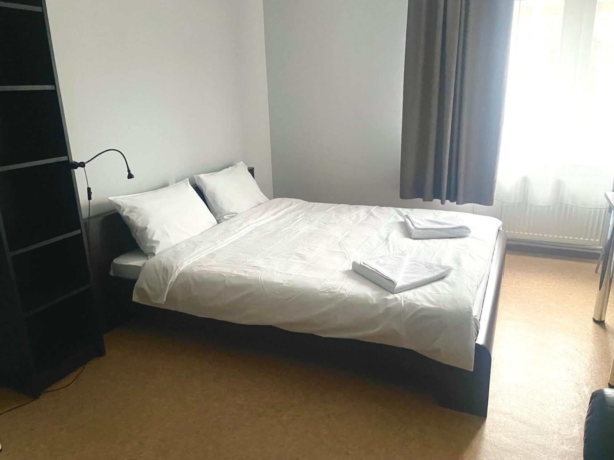 Central Hostel 叶尔加瓦 外观 照片