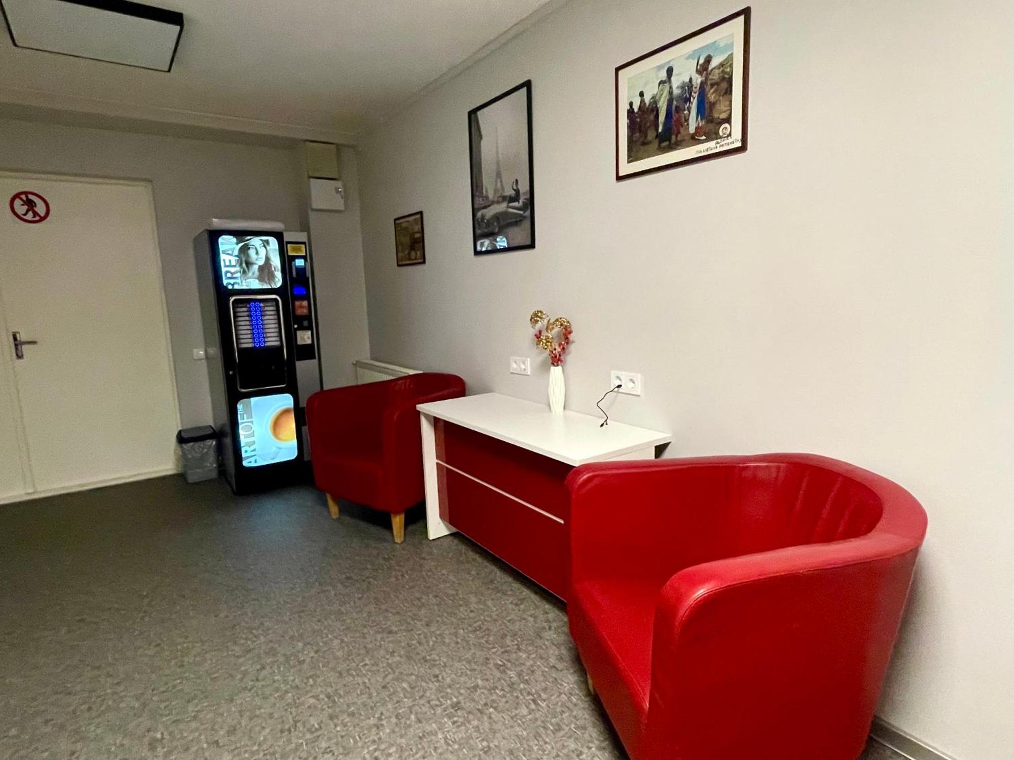 Central Hostel 叶尔加瓦 外观 照片